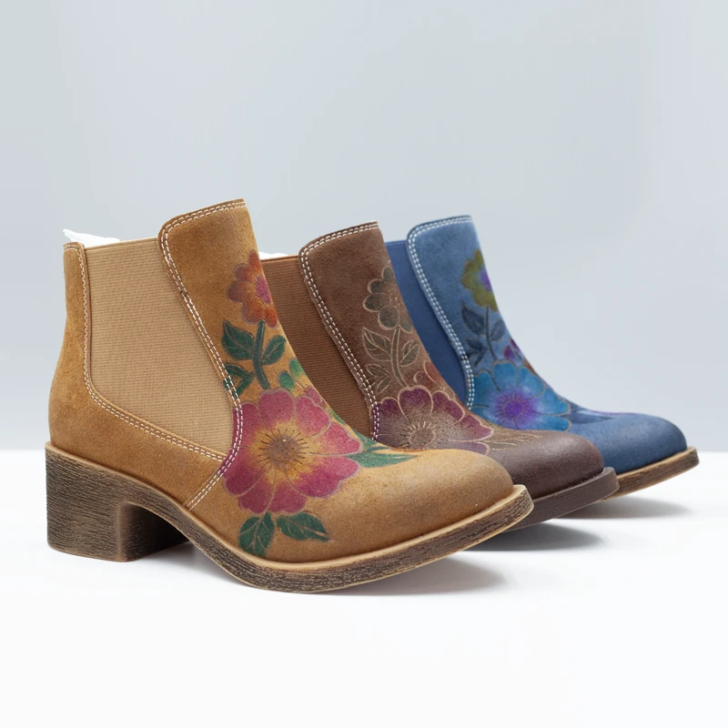 Botines Chelsea de cuero floral